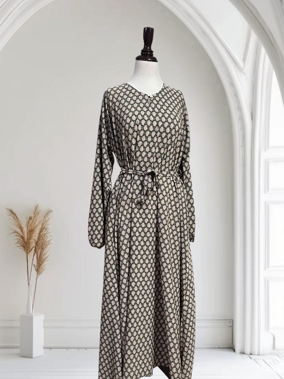 Gown 01